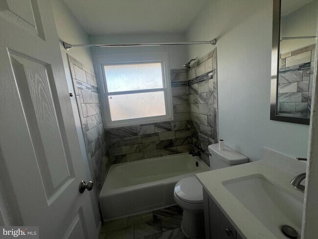 Foto del edificio - 13209 Thornton Dr