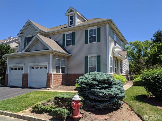 2 Straton Ct, Sayreville, NJ 08859 Townhouse for Rent in Sayreville