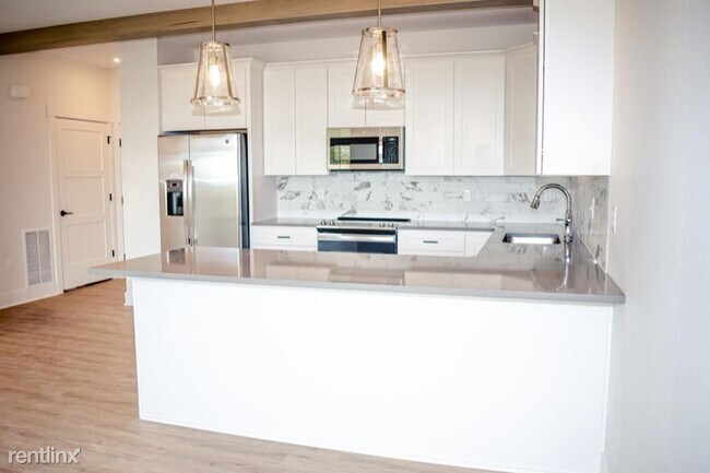 Foto del edificio - 2028 SW State St