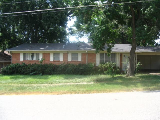 Primary Photo - 105 W Gilmer St