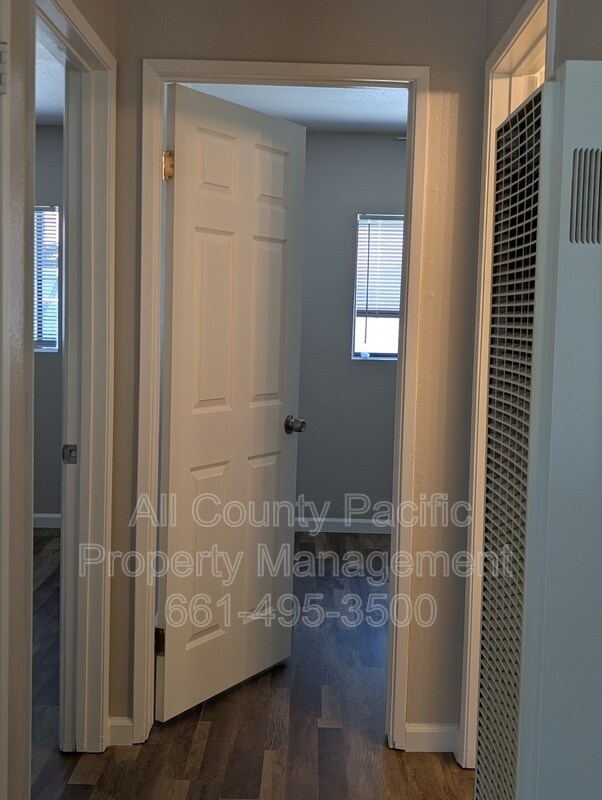 Foto del edificio - 8742 E Avenue U