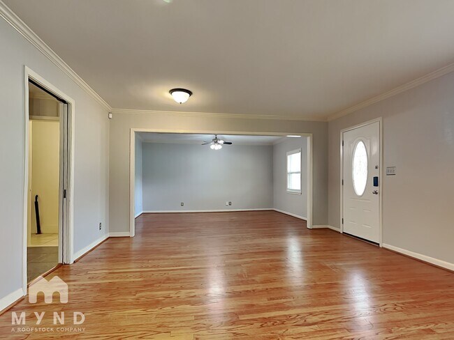 Foto del edificio - 7519 Schiller St