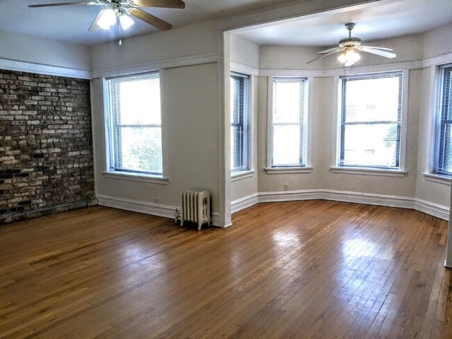 Foto del edificio - 709 W Cornelia Ave