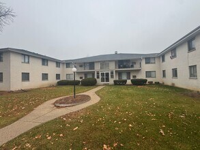 Building Photo - 3840 S 84th St