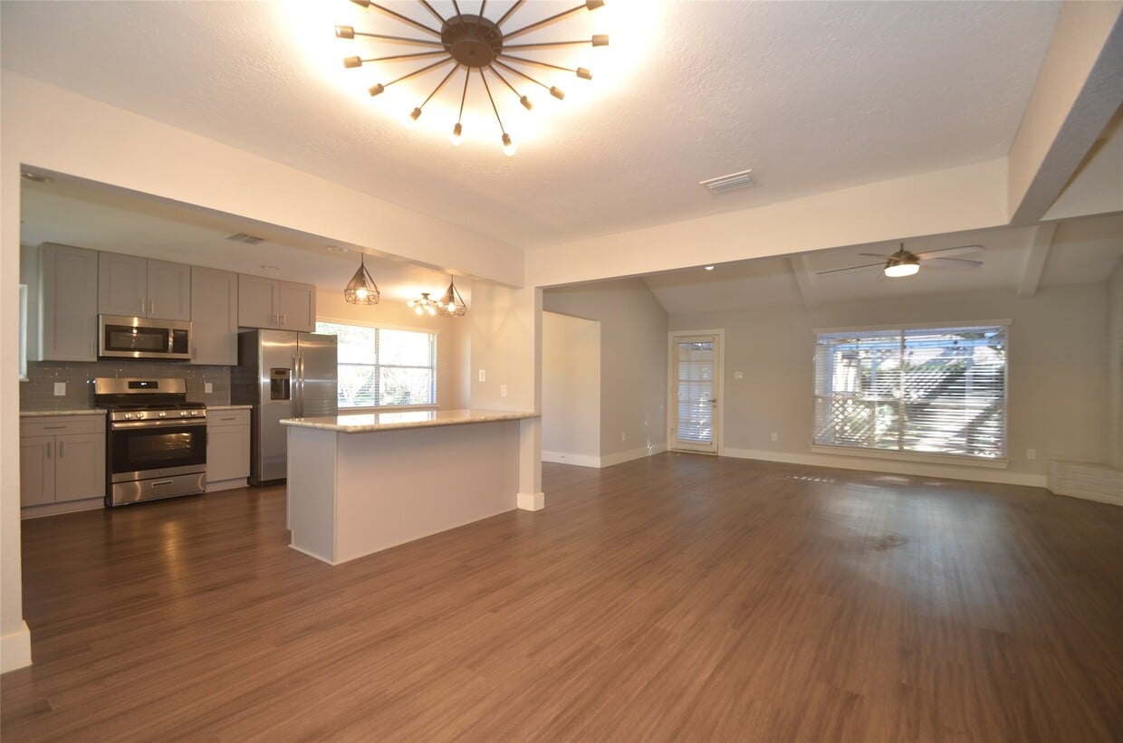 Foto principal - 15603 Oldridge Dr