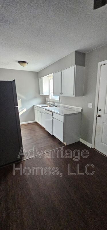 Building Photo - 721 N 70th Terrace