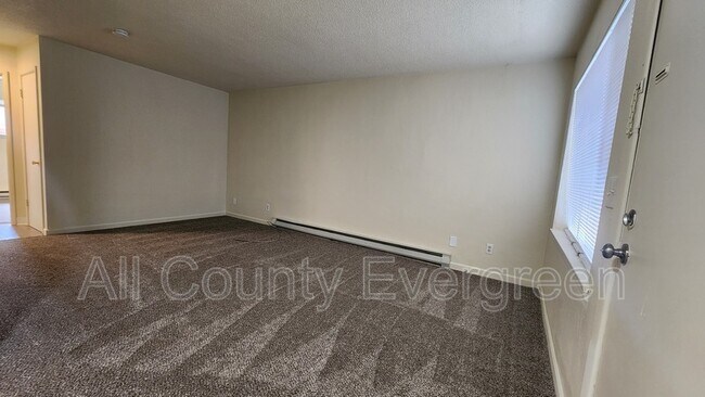 Building Photo - 508 1st Ave E
