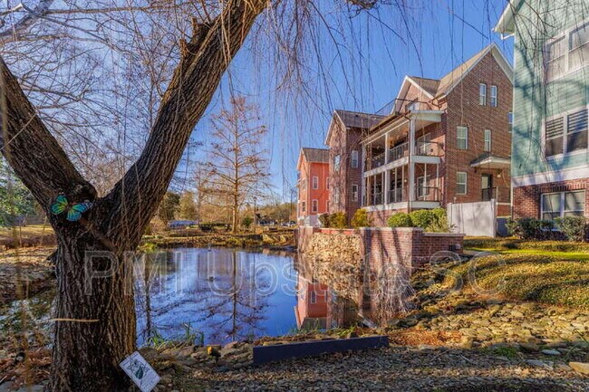 Foto del edificio - 204 E Park Ave