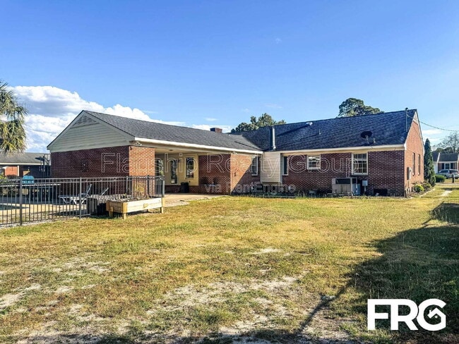 Building Photo - 207 Woodbine St