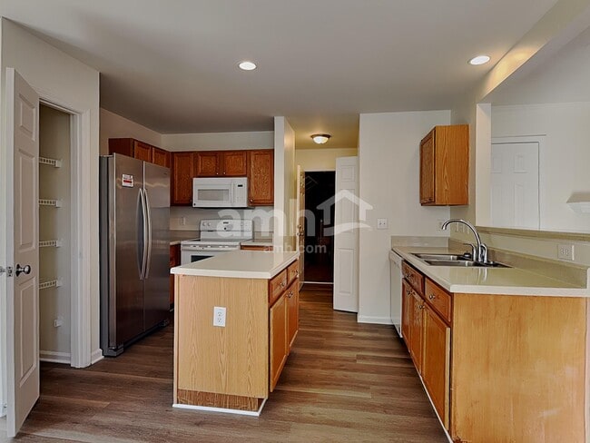 Foto del edificio - 3709 Pinkham Way