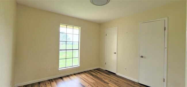 Building Photo - 8323 Wilcrest Dr