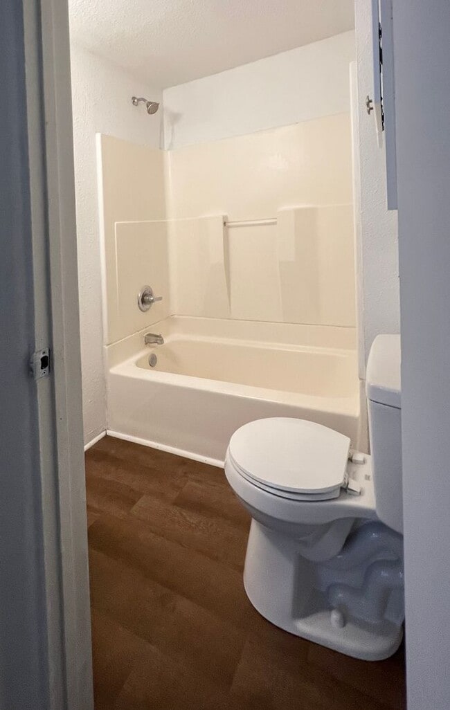 Building Photo - 3 Bedroom Home in Kalamazoo
