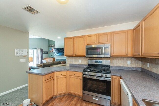 Building Photo - 127 Falcon Ridge Way N