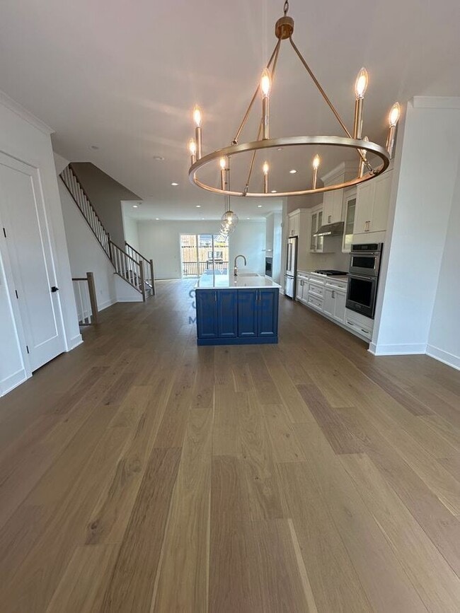 Building Photo - 17 Waller Dr