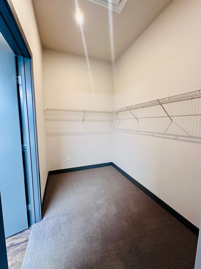 1110 Bedroom Closet - Vantage