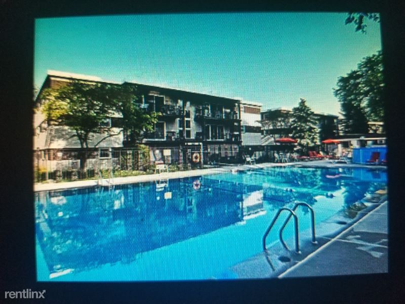 Foto principal - 303 Plainfield Rd