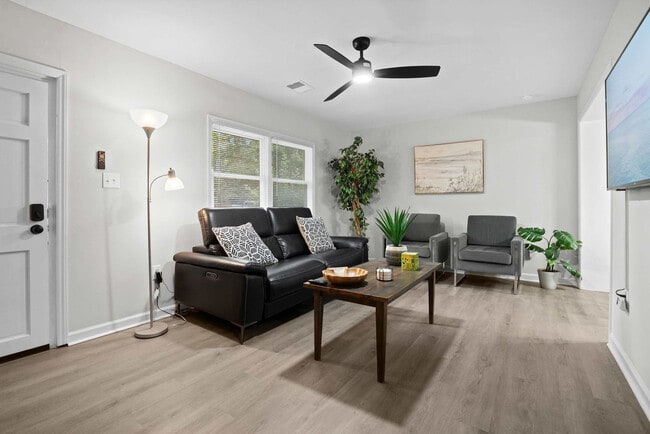 Building Photo - 308 Shelden Dr