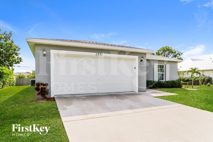 Foto principal - 1771 SW Bismarck St
