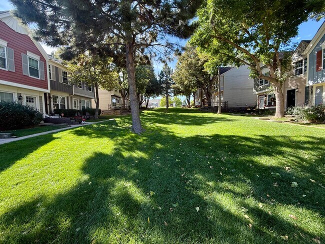 Foto del edificio - 3646 Queen Anne Way