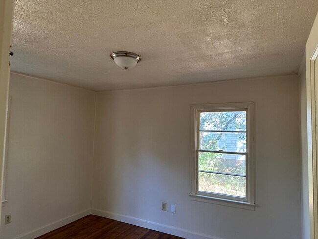 Building Photo - 1315 10th Ave