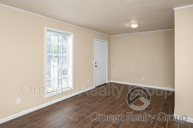 Building Photo - 1505 7th Ave