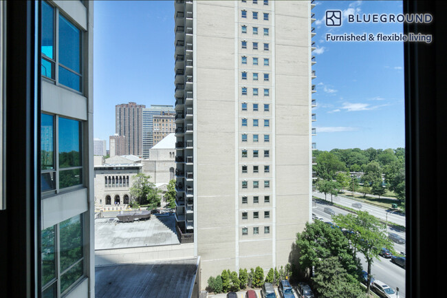 Foto del edificio - 3450 N Lake Shore Dr