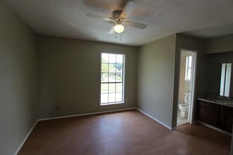 Building Photo - 4904 Ripple Creek Dr Building Photo - 4904 Ripple Creek Dr