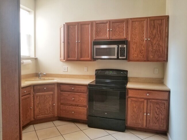 Kitchen - 1412 Ellsworth St