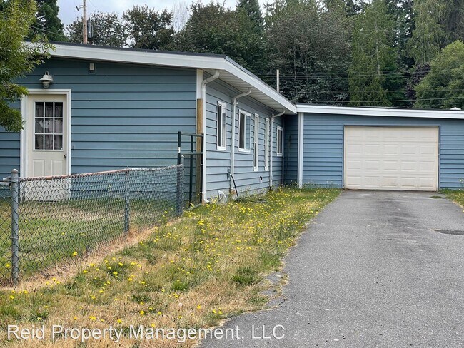 Building Photo - 4 br, 1.5 bath House - 2189 Nubling Avenue E