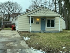 Building Photo - 106 Fraser St