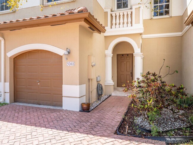 Foto del edificio - 5048 SW 136th Ave