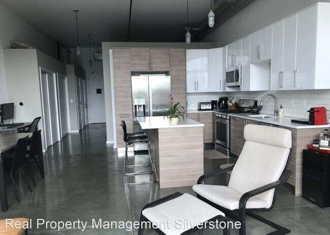 Foto del edificio - 211 E 9 Mile Rd