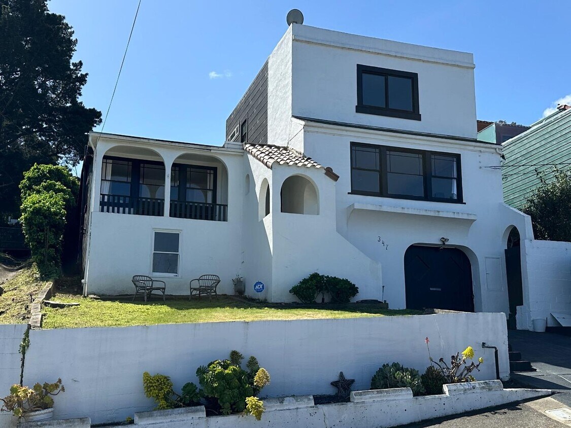 Primary Photo - 347 Alvarado St