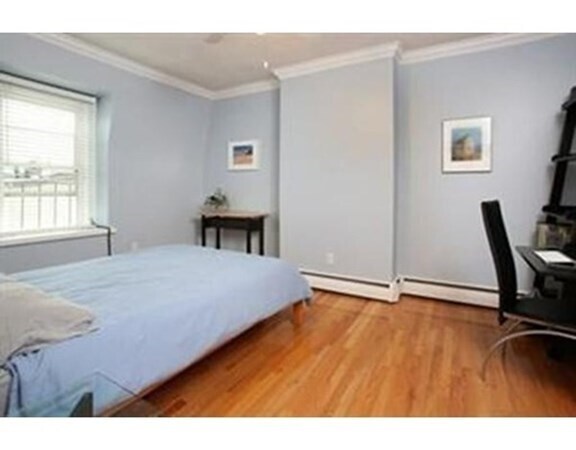 Building Photo - 356 K St