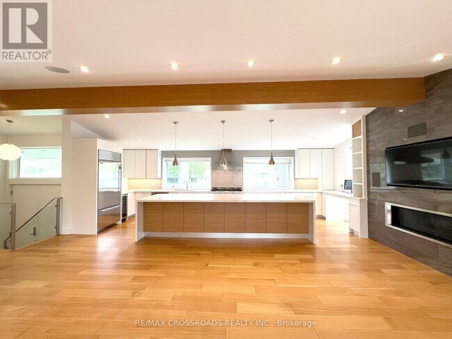 Photo du bâtiment - 1532 Merrow Rd