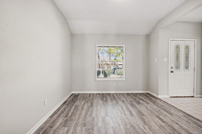 Building Photo - 9478 Carmalee St