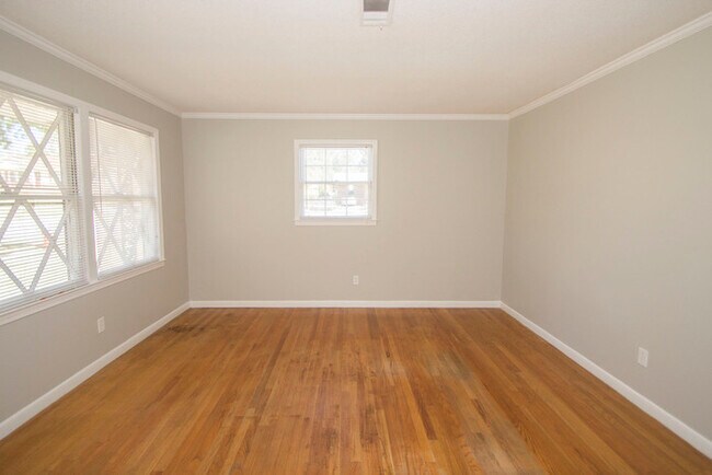 Building Photo - Schedule A Viewing TODAY!