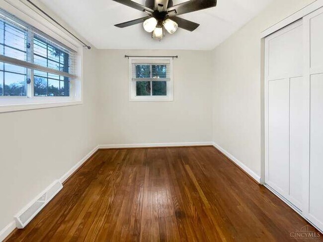 Foto del edificio - 4705 Beechwood Rd