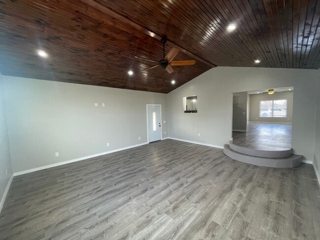 Foto del edificio - 130 Pinyon Ave