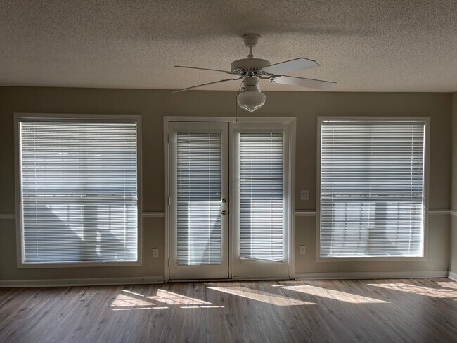 Foto del edificio - Dunwoody Subdivision