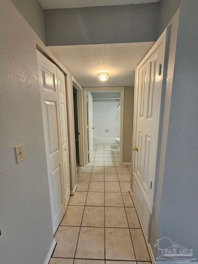 Building Photo - 6832 Hunt St