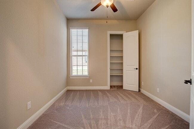 Building Photo - 9006 Forest Park Ct