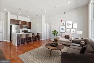 Building Photo - 100 Forrest Ave