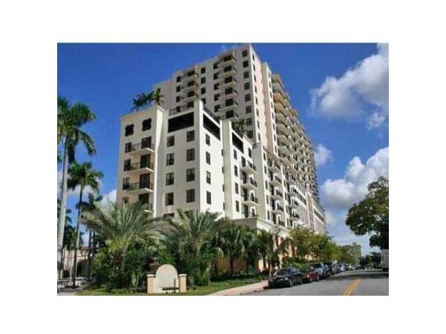 Foto principal - 888 Douglas Rd