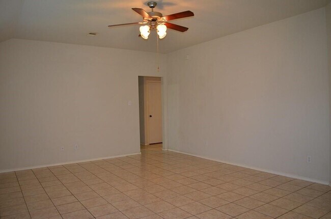 Building Photo - 162 Big Thicket Dr