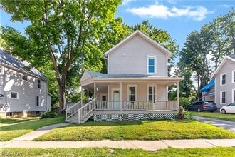 Building Photo - 127 4th St
