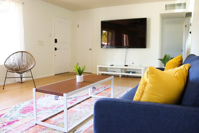 Foto del edificio - 3807 E Weldon Ave