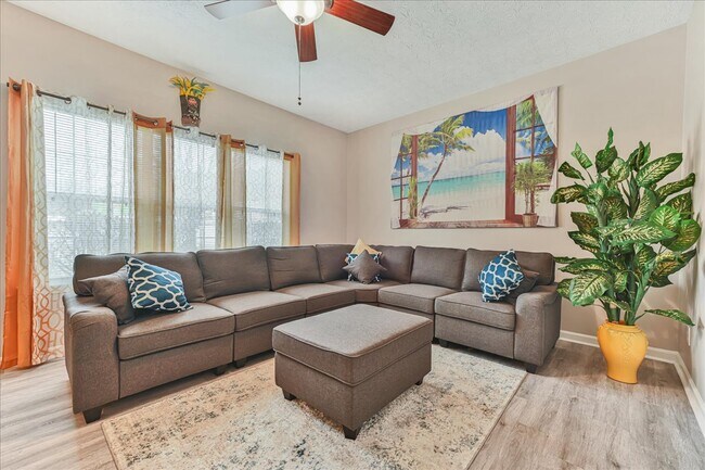 Living Room - 721 Boston Cmn