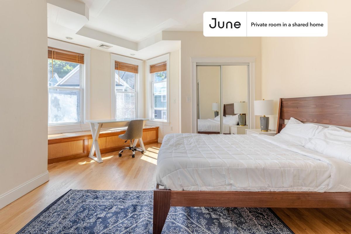 Primary Photo - Private bedroom in 4 bed/1 bath Home