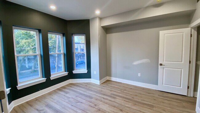 Foto del edificio - 4242 W Girard Ave